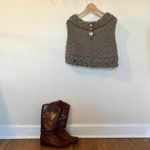 Sweaters - • Boutique Label • Shrug •